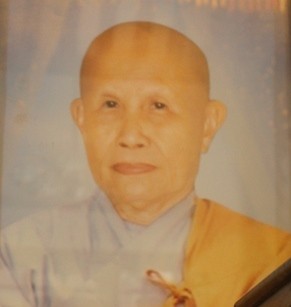 Ni trưởng húy Nguyễn Thị Ninh, pháp danh Tâm Định, pháp tự Cát Tường